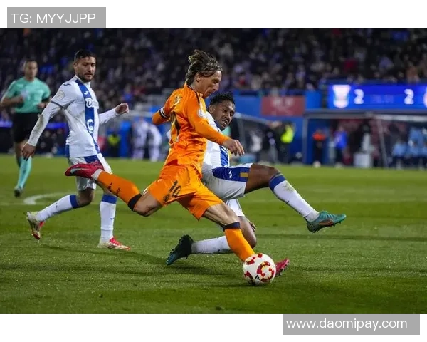 国王杯惊天冷门里昂狂胜皇马引发争议判罚全场沸腾