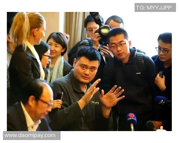 姚明与李老师的篮球之路：从校园到国际赛场的成长与启示