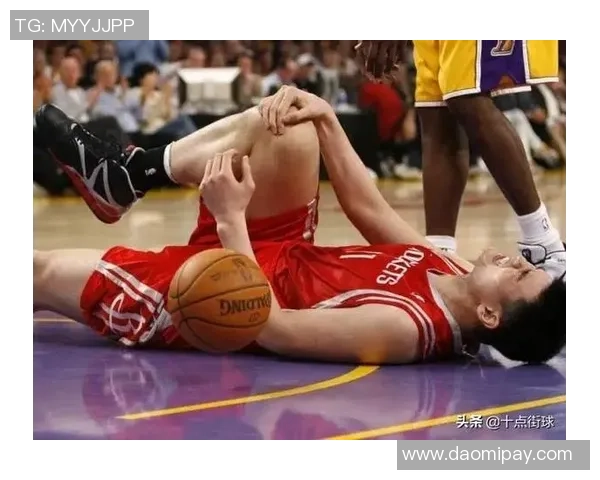 姚明因伤退役背后的故事与篮球生涯的遗憾与荣耀