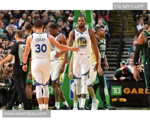 姚明脚底钢针背后的故事与篮球生涯的坚韧精神