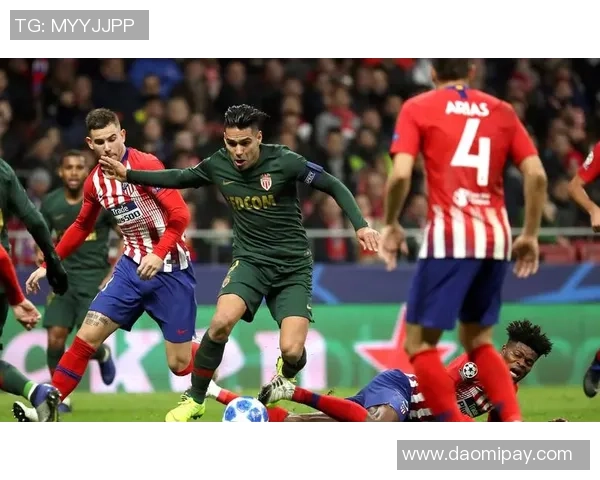 欧联杯本菲卡与那不勒斯激战成平局补时进球引发全场狂欢