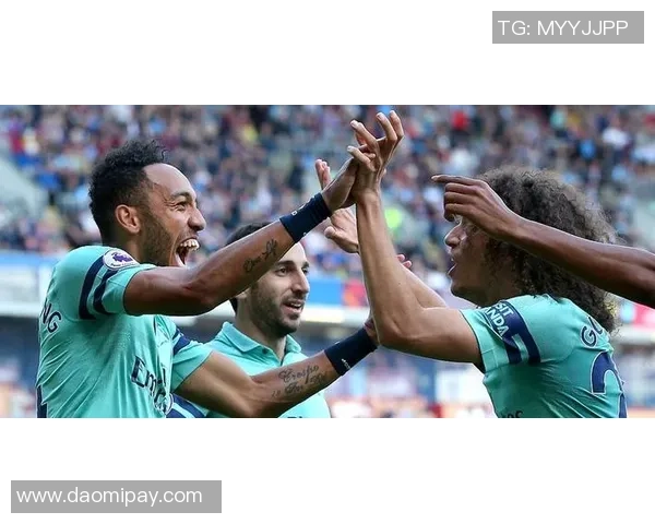 英超激战阿森纳与热刺握手言和精彩瞬间引发全场沸腾