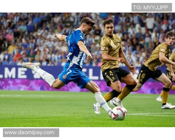 国王杯激战里昂大胜曼联六粒精彩进球引爆全场激情