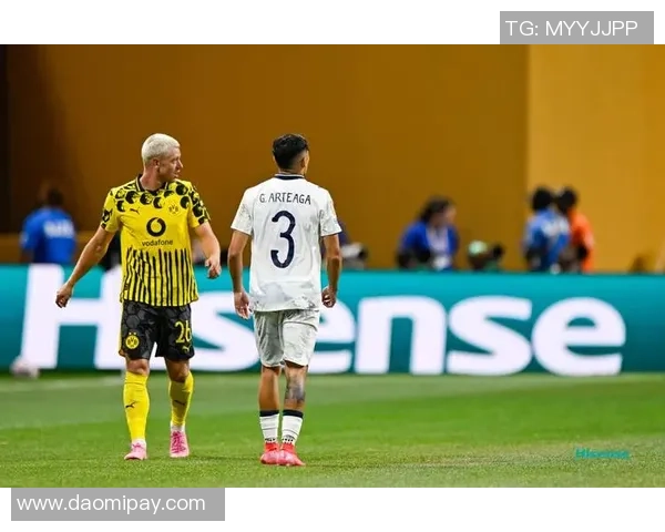 西甲赛场惊现冷门多特蒙德大胜尤文图斯引发全场轰动 西甲赛场惊现冷门多特蒙德大胜尤文图斯引发全场轰动