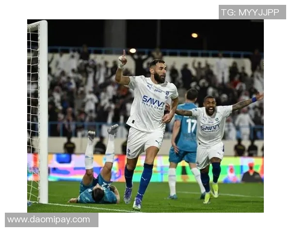 意甲激战：皇马逆转里昂帽子戏法引爆全场战术解析与精彩瞬间回顾