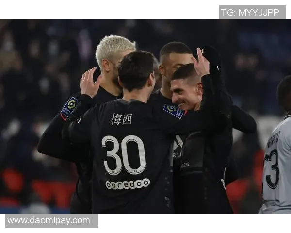 国王杯惊现冷门本菲卡与巴黎圣日耳曼战成平局引发全场热议